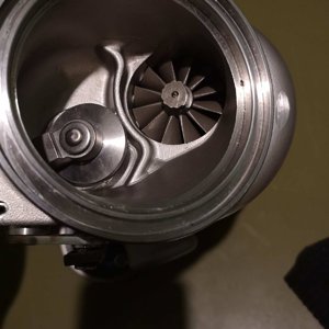 Turbine/wastegate divider