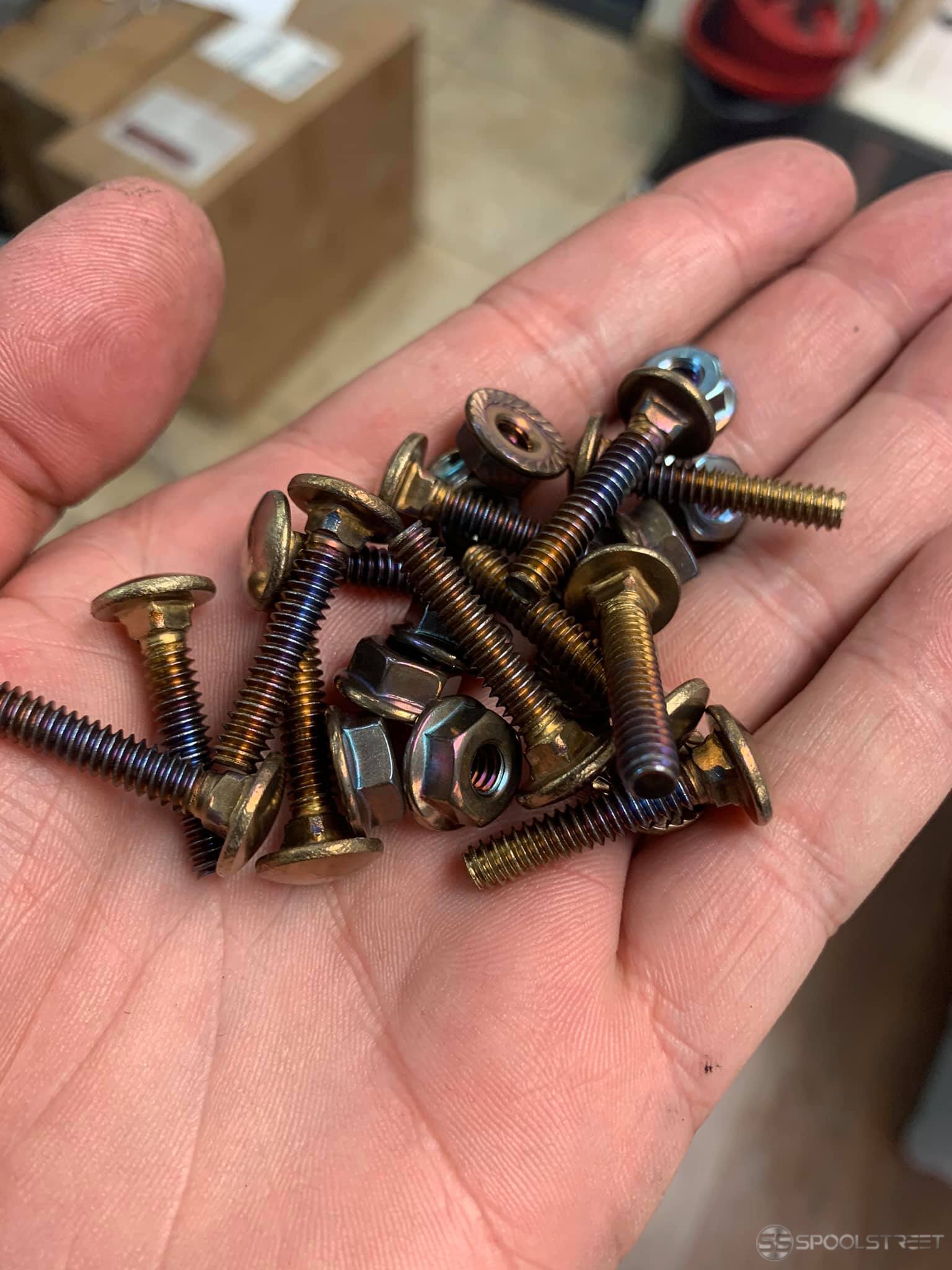 Heat colored coil pack bolts